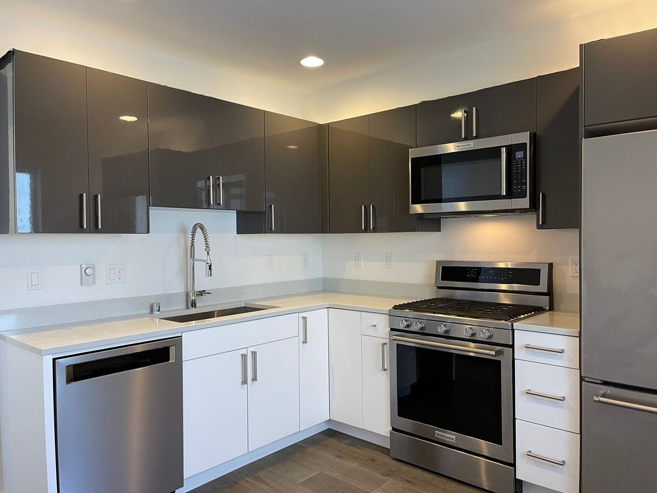 2430C Nw 60th St - Photo 3 of 19