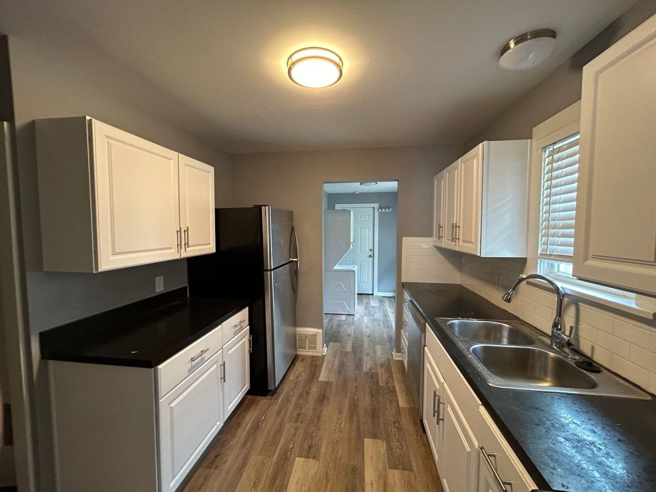 4325 Pearl St - Photo 2 of 9