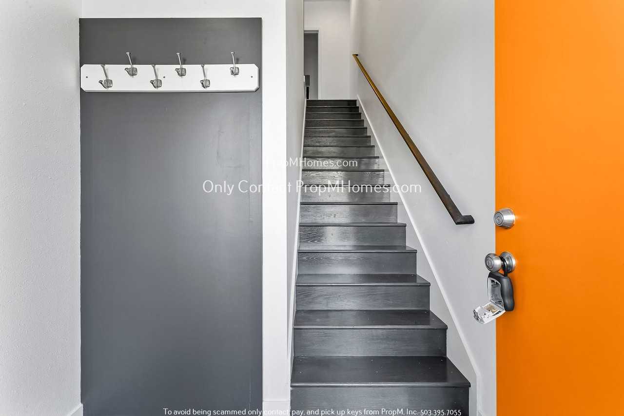4479 Ne Rodney Ave #A - Photo 2 of 38