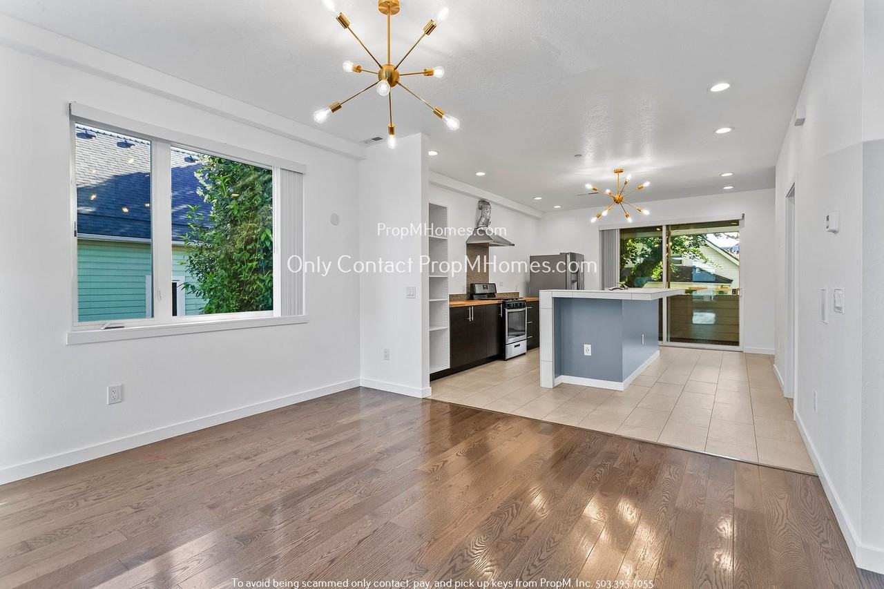 4479 Ne Rodney Ave #A - Photo 6 of 38