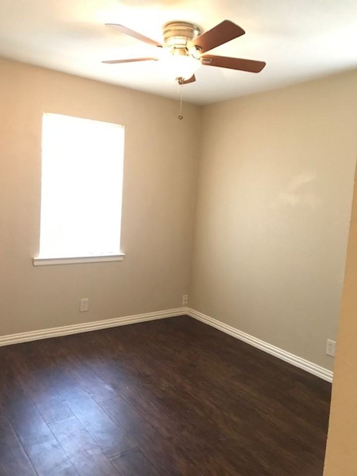 3722 Lisa Ln - Photo 3 of 24