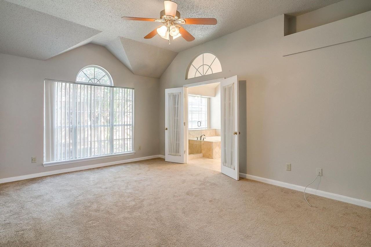 701 Cross Ridge Cir N - Photo 5 of 24