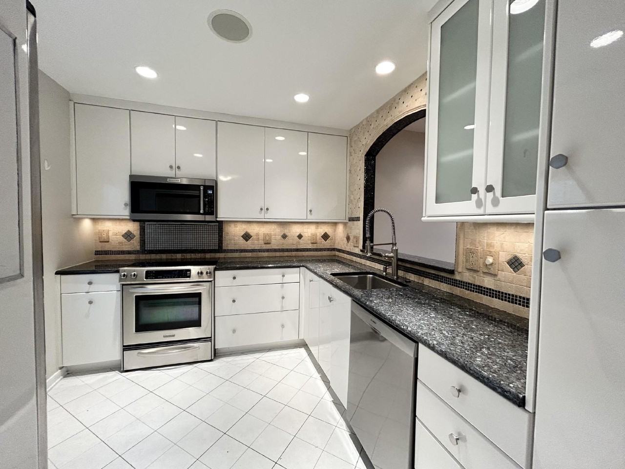 10378 Bridgetown Pl - Photo 3 of 34