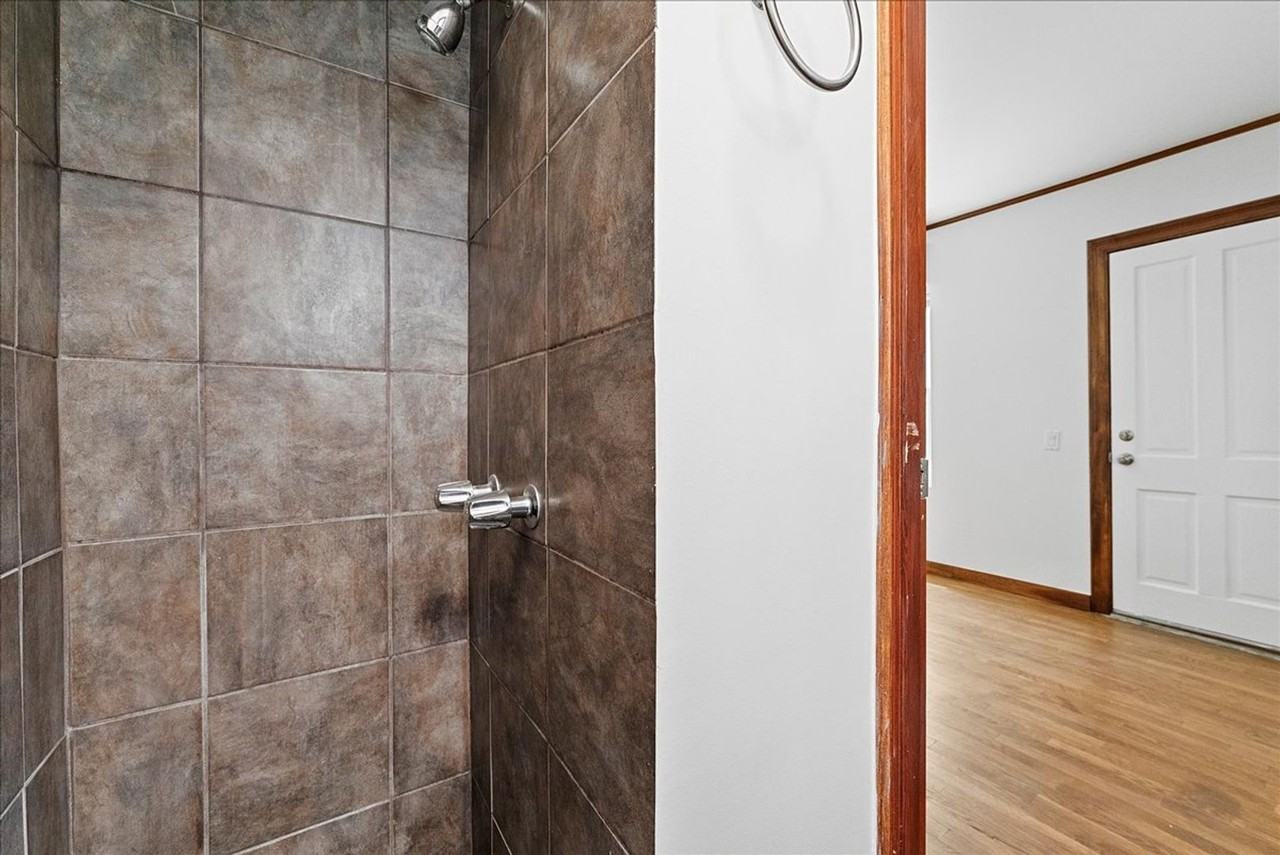 322 1/4 Columbia Ave #322-1-4 - Photo 6 of 12