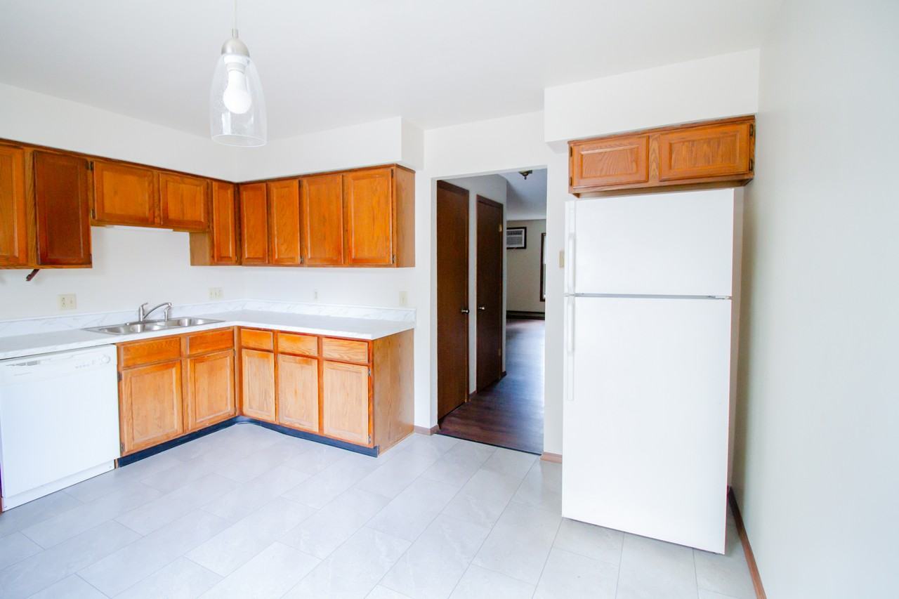5373 Cresthaven Ln #3 - Photo 3 of 18