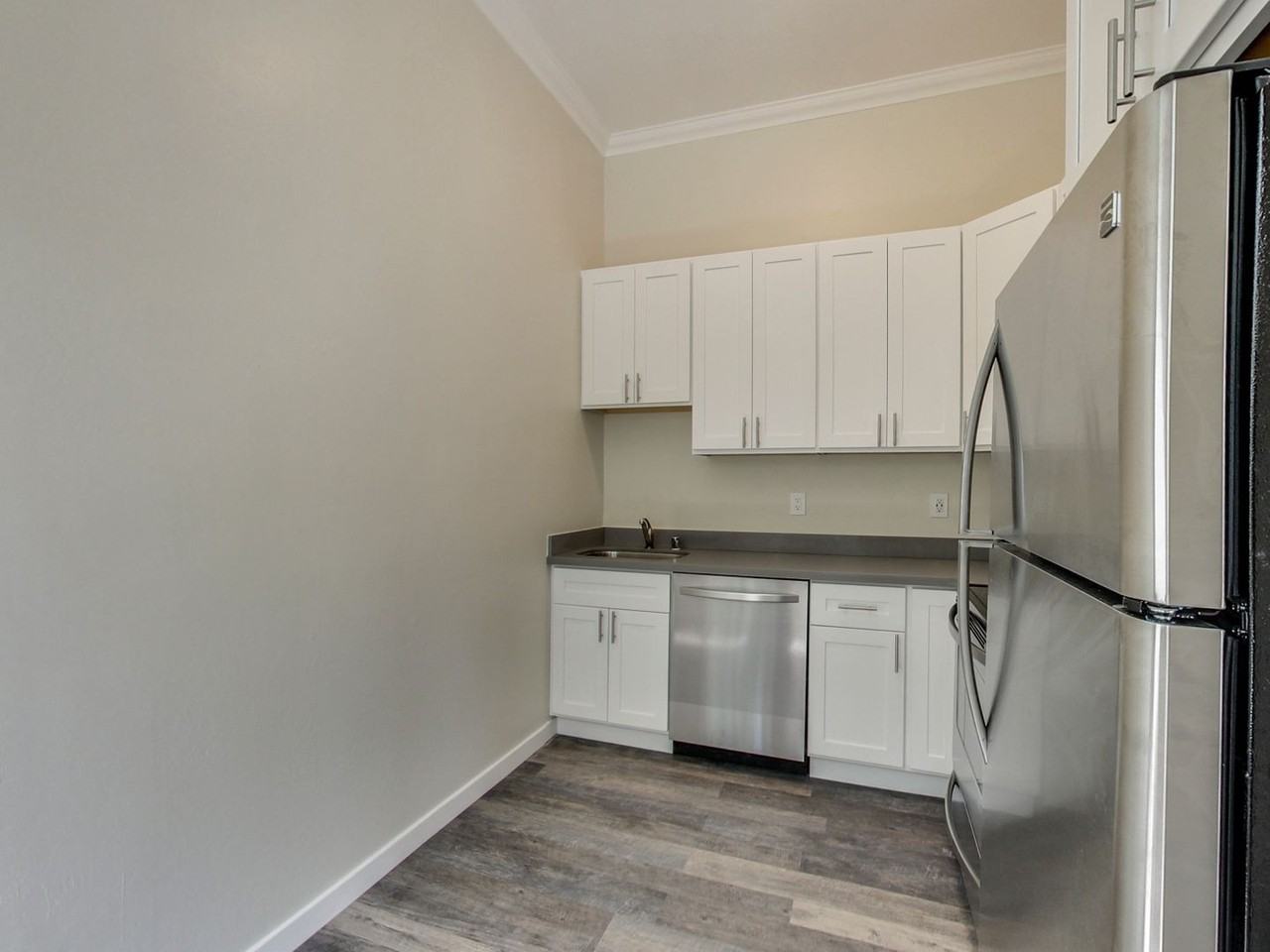 2228 Union St #102 - Photo 5 of 16