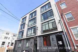 535 N Budd St #1O - Photo 1 of 1