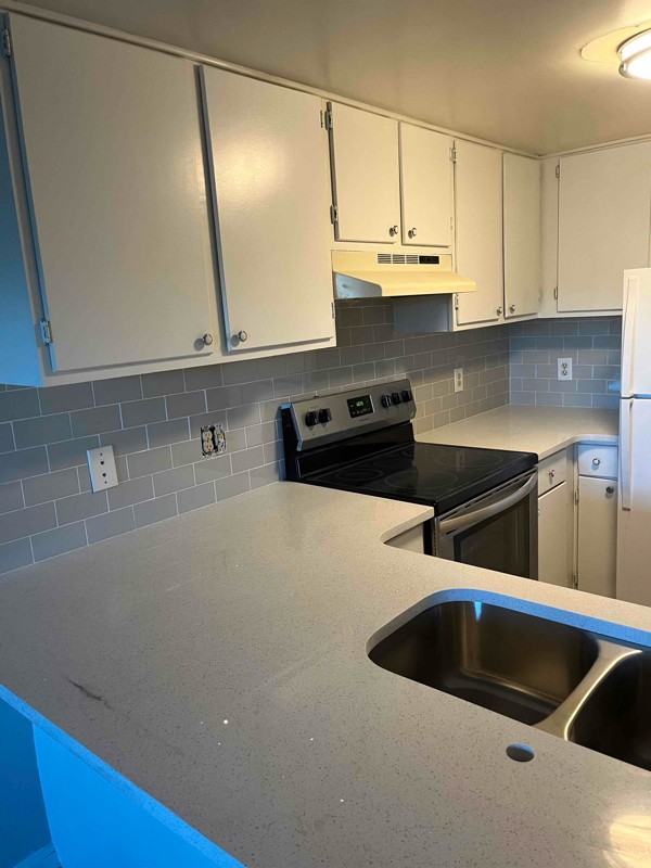 6850 Blue Heron Blvd #101 - Photo 4 of 20