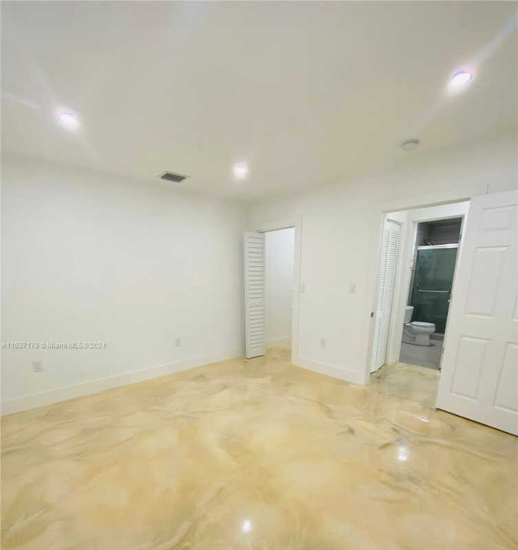 7452 Sw 12th St - Photo 5 of 14