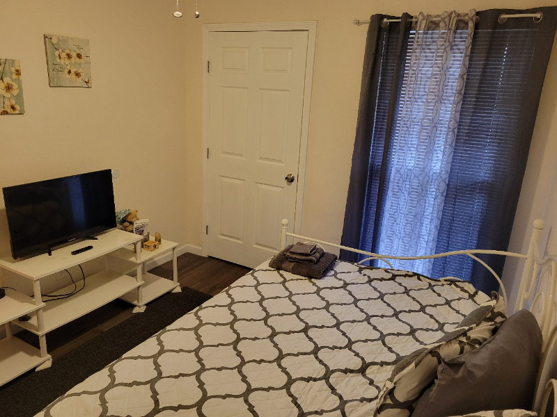 132 Southern Ct - Photo 3 of 6