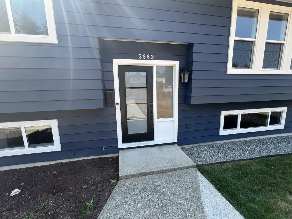 3963 Macisaac Dr Uppr - Photo 3 of 32