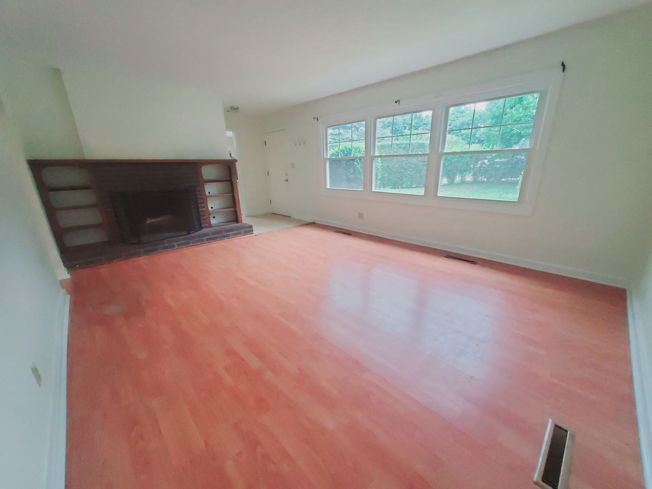 22 Edith Ln #A - Photo 3 of 8