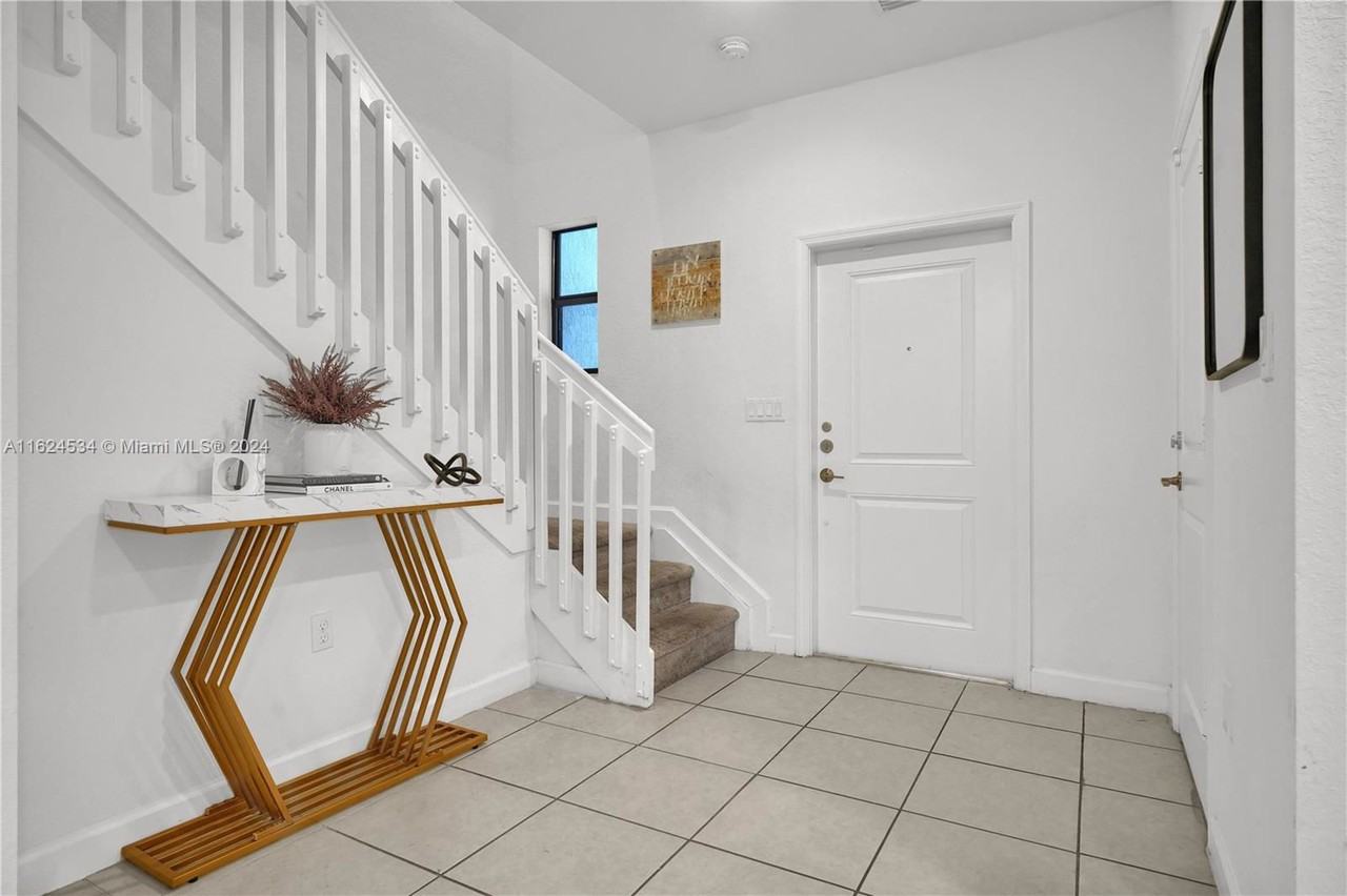 480 Nw 203rd Ter - Photo 2 of 8