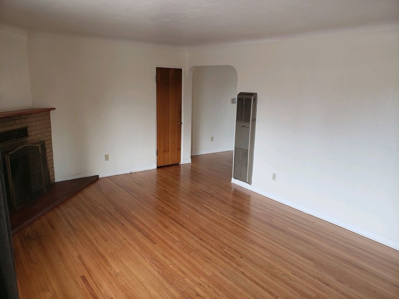1422 Adams St Ne - Photo 3 of 11