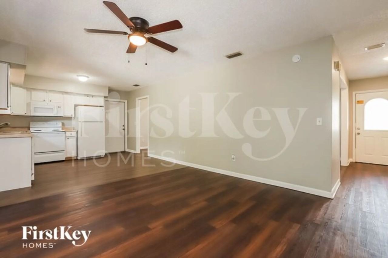 3211 E Paris St - Photo 3 of 16