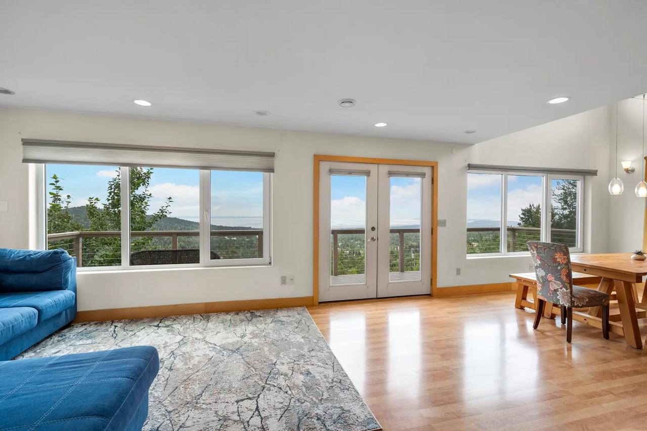 13275 Spendlove Dr - Photo 3 of 14