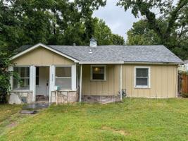 featured image of 2315 S Hawthorne Ave