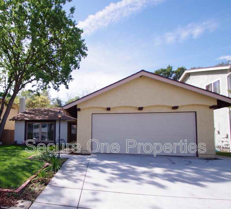 29362 Hillrise Dr - Photo 2 of 25