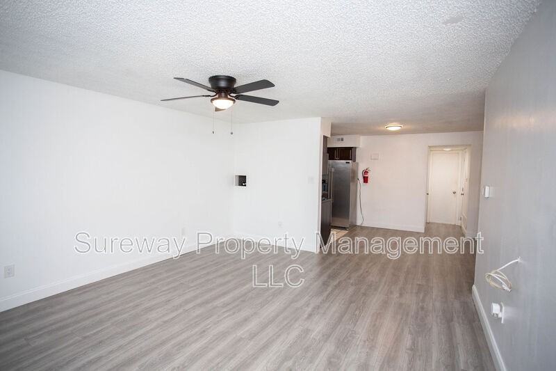 810 Winding Way - Photo 2 of 24