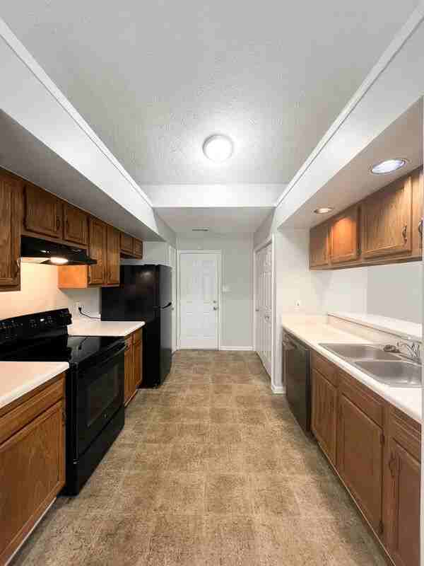 3320 Kenbridge Dr - Photo 2 of 14
