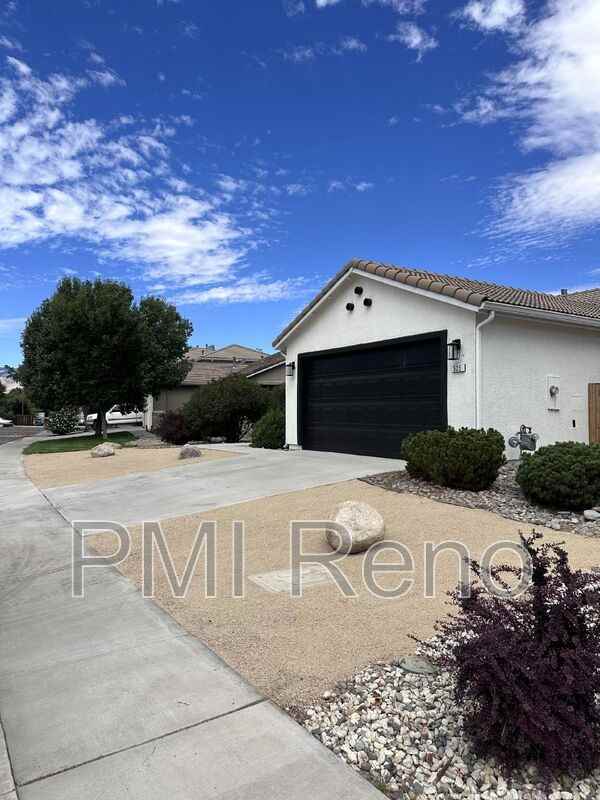 525 Verelli Ct - Photo 2 of 14