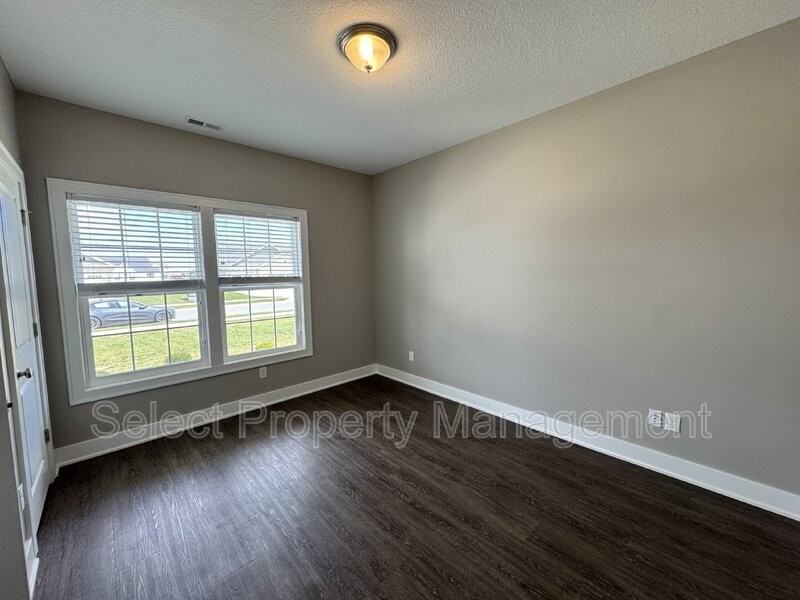 12367 Speranza Dr - Photo 5 of 33