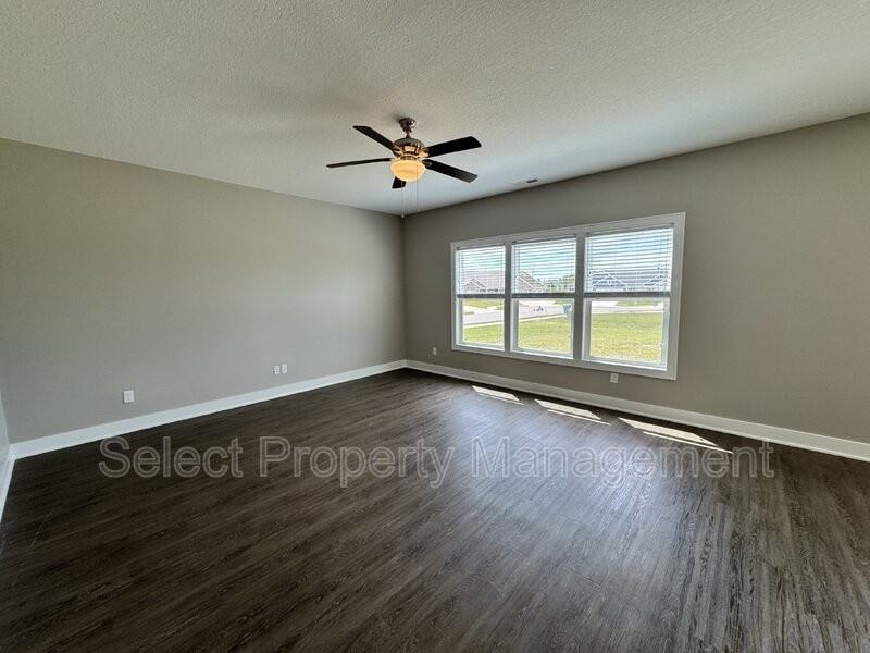 12367 Speranza Dr - Photo 7 of 33