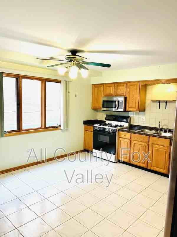 2421 N 77th Ct - Photo 3 of 24