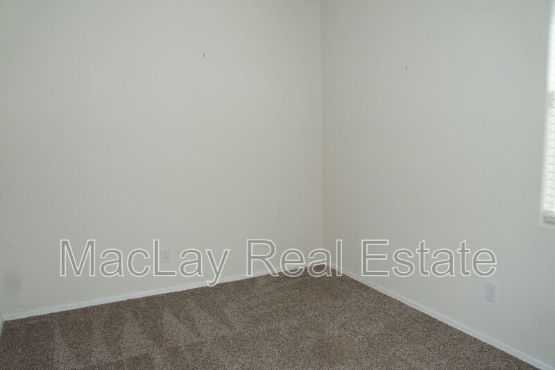 1083 W Chimes Tower Dr - Photo 4 of 27