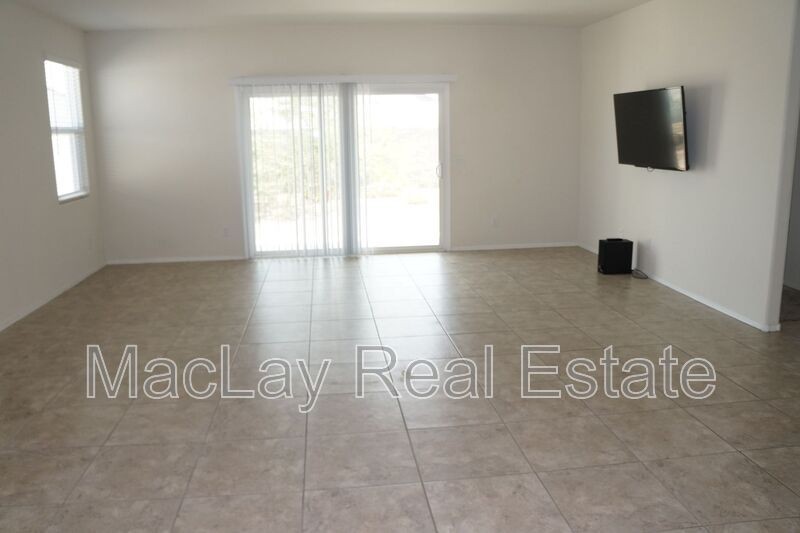 1083 W Chimes Tower Dr - Photo 7 of 27