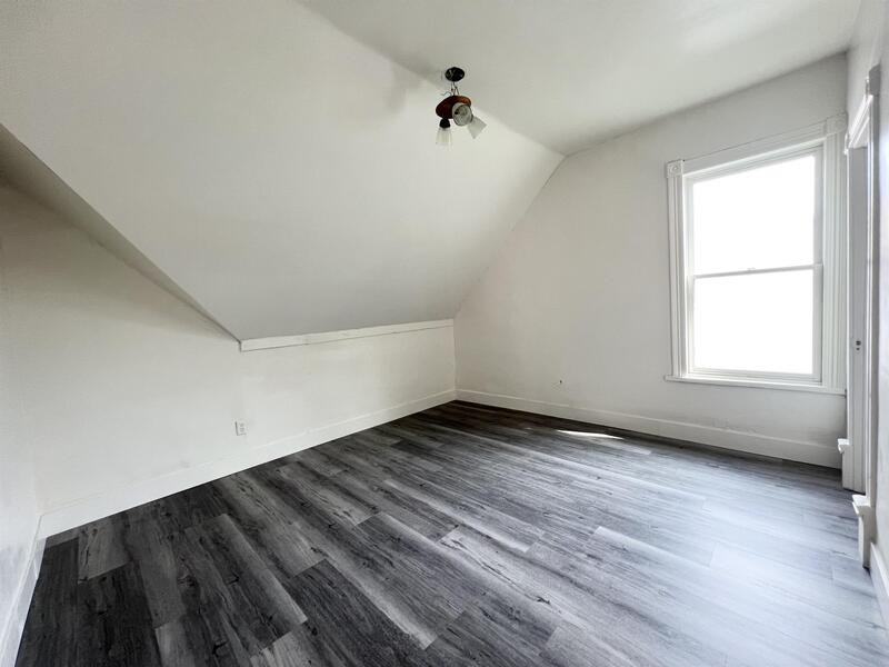615 S St #615MAIN - Photo 4 of 21