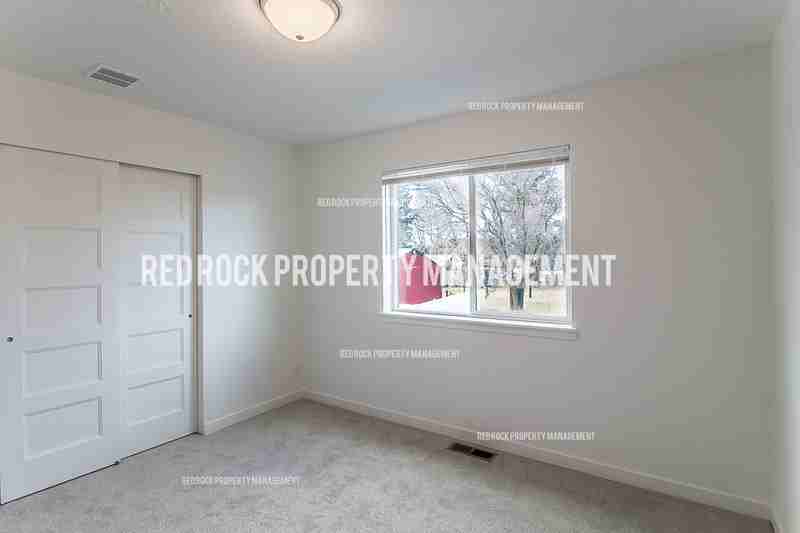 1106 N Davis Ln - Photo 3 of 36