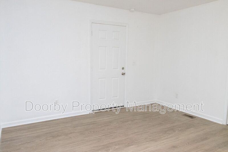 206 Rogers Rd - Photo 3 of 15