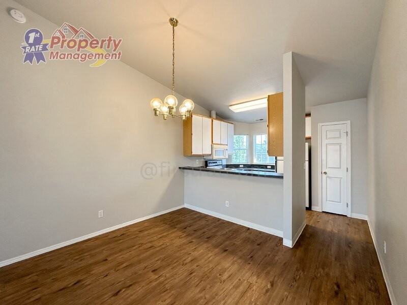 40 E King St - Photo 3 of 20