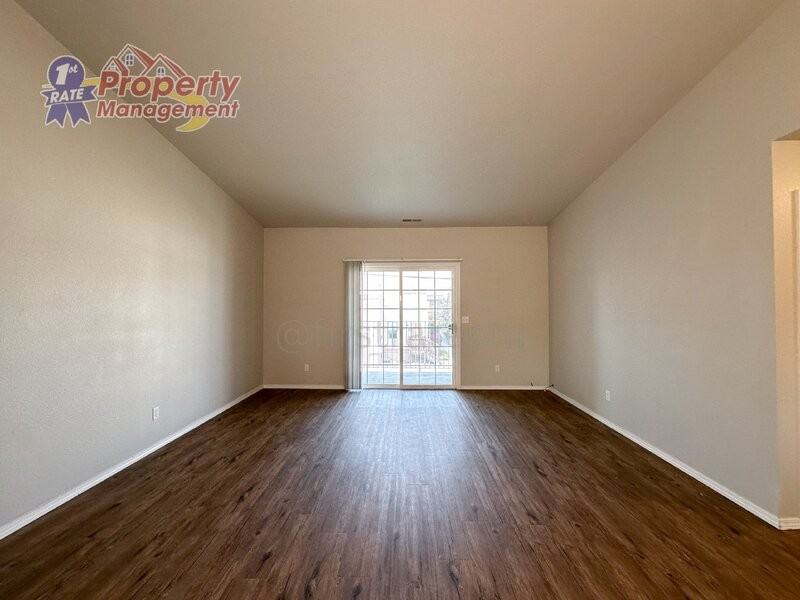 40 E King St - Photo 6 of 20