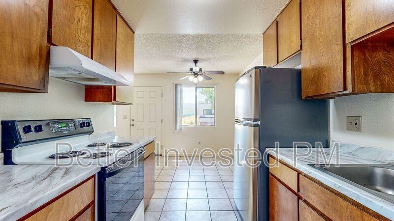 1562 N Bush St - Photo 2 of 6