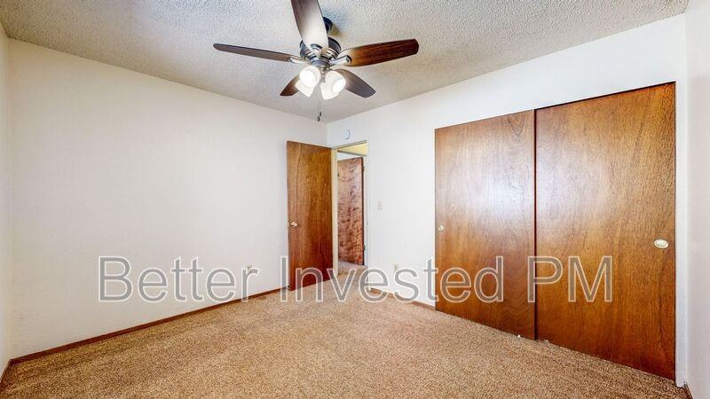 1562 N Bush St - Photo 3 of 6