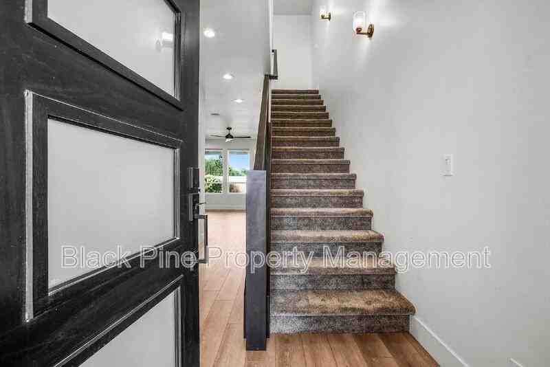 2167 N Klemmer Ave - Photo 3 of 44
