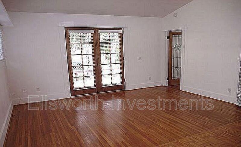 1627 Brookes Ave - Photo 4 of 12