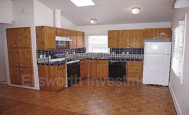 1627 Brookes Ave - Photo 5 of 12