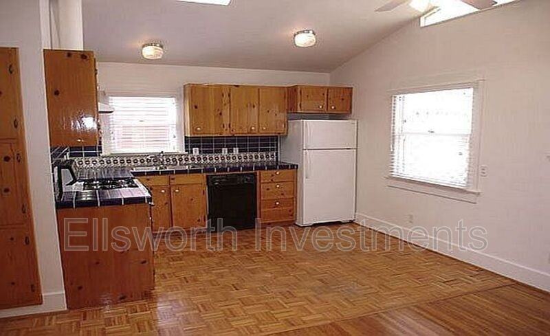 1627 Brookes Ave - Photo 7 of 12
