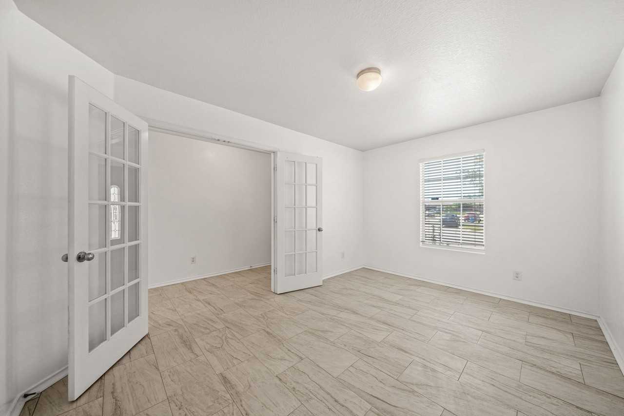 320 Lonestar Gait - Photo 7 of 29
