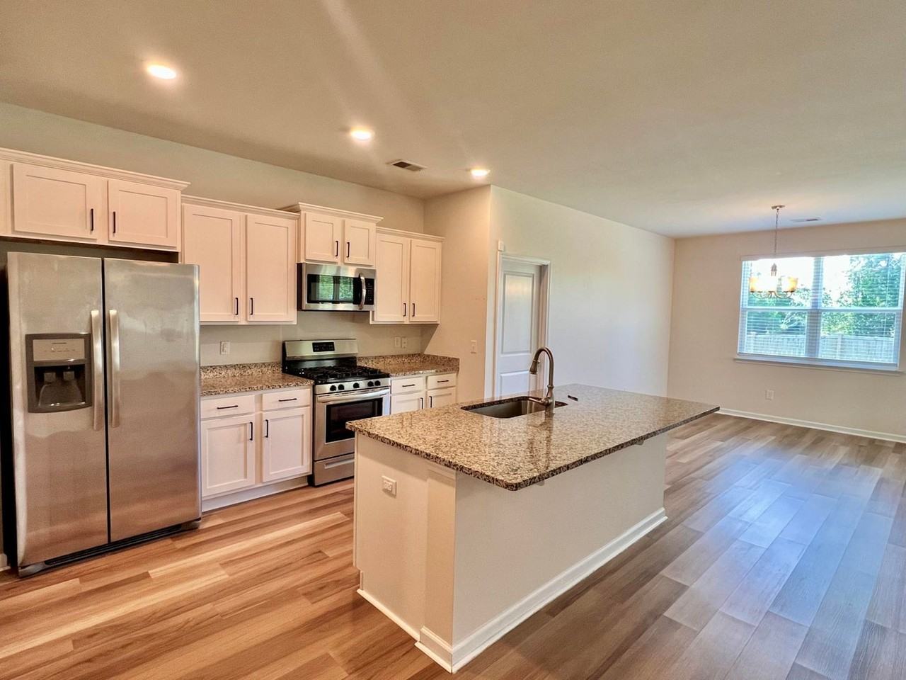 598 Wayton Cir - Photo 2 of 15