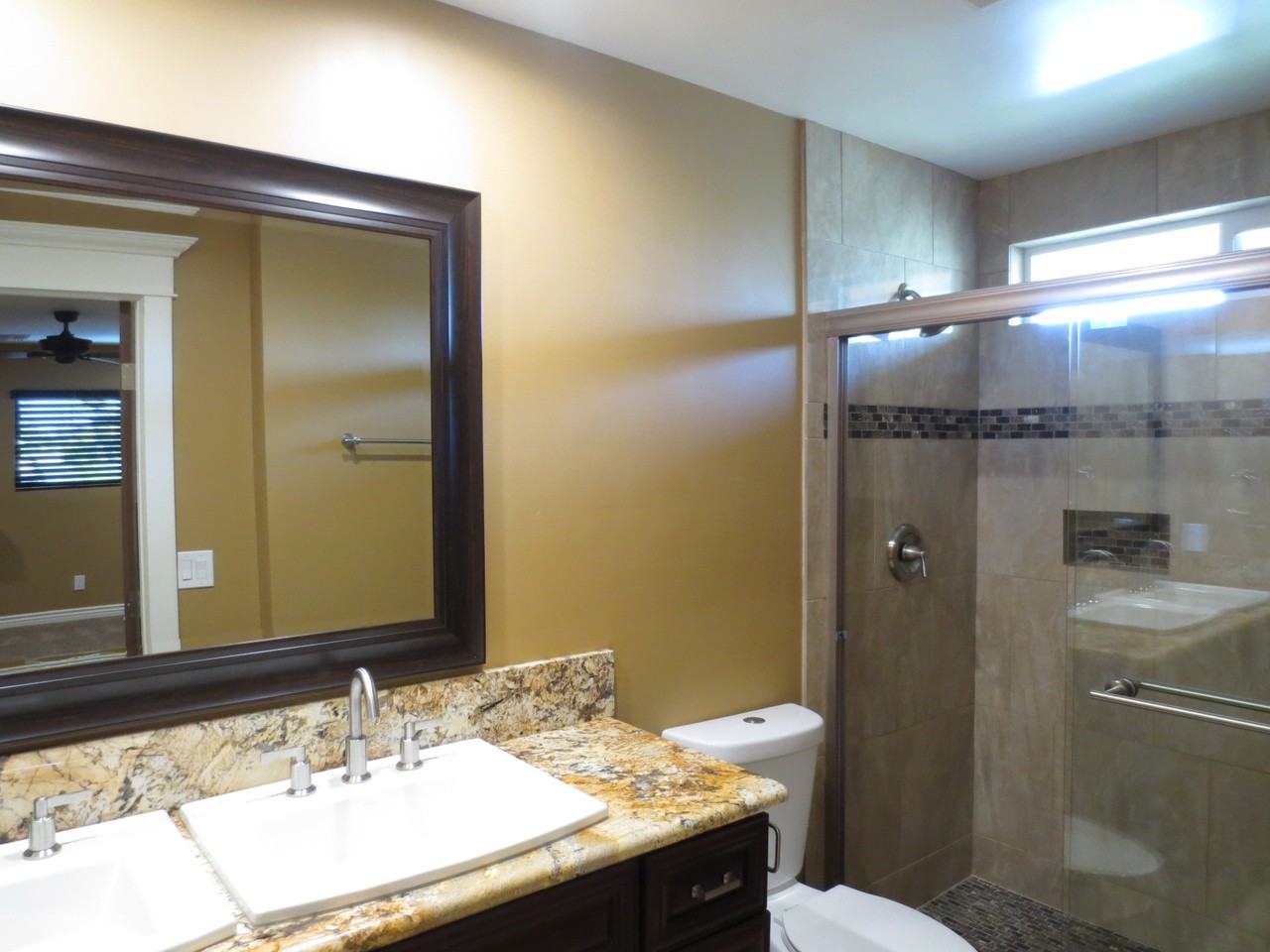 238 E Ellis Dr - Photo 5 of 50