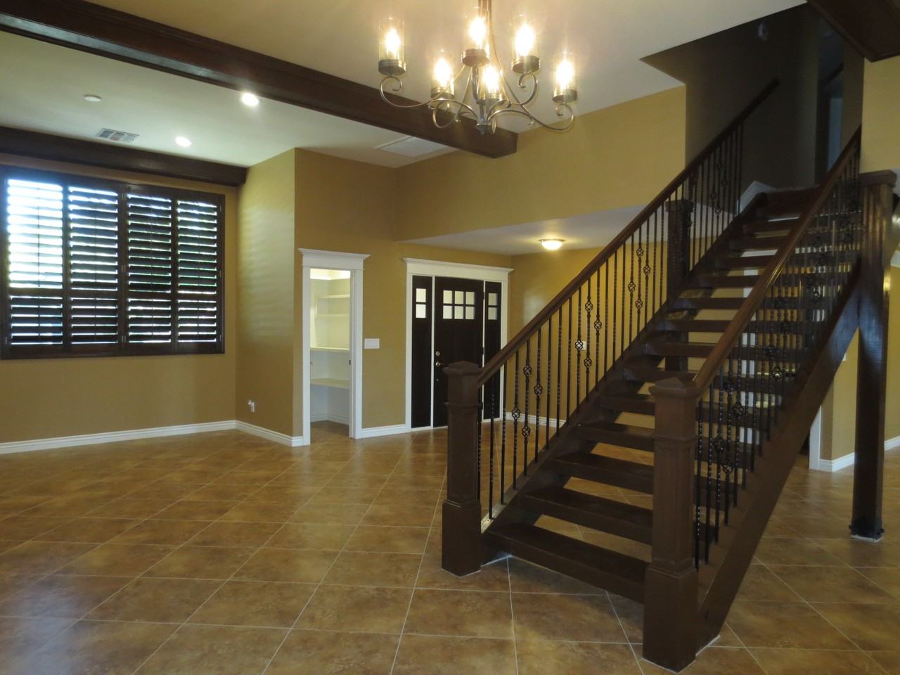 238 E Ellis Dr - Photo 6 of 50