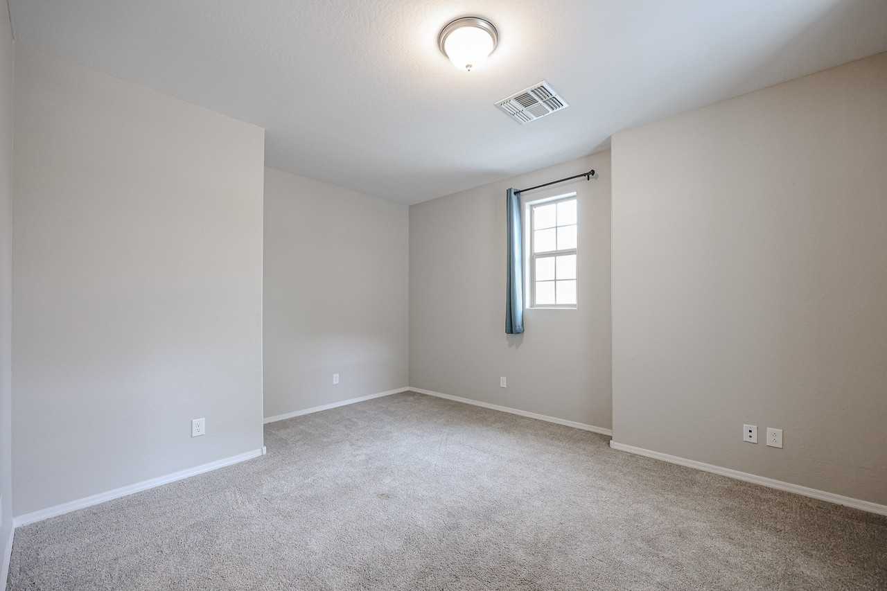 1701 E Dogwood Ln - Photo 2 of 29