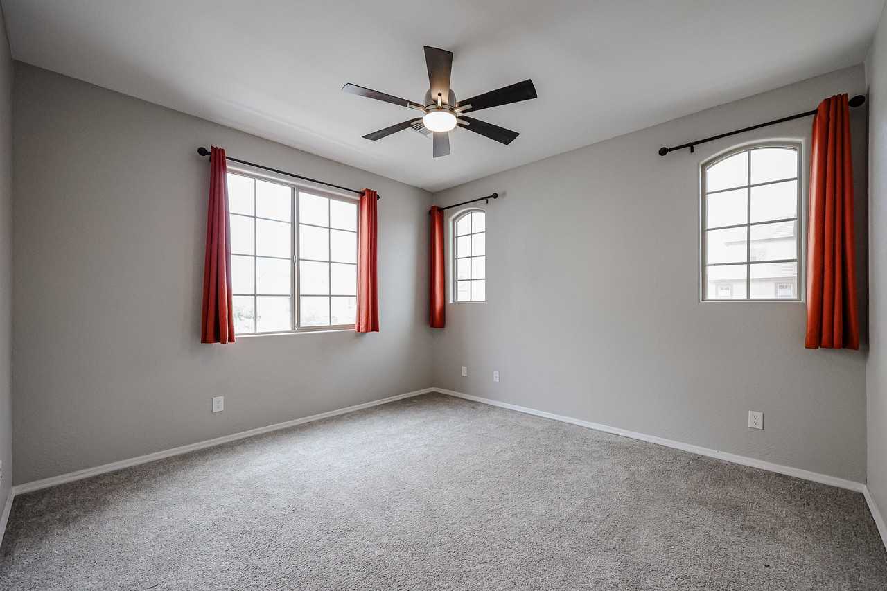 1701 E Dogwood Ln - Photo 6 of 29
