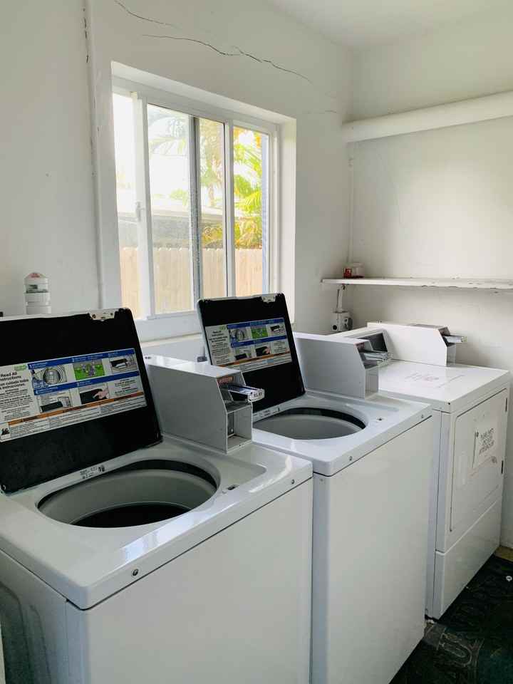 3049 Nw 9Th Ave - Photo 3 of 3