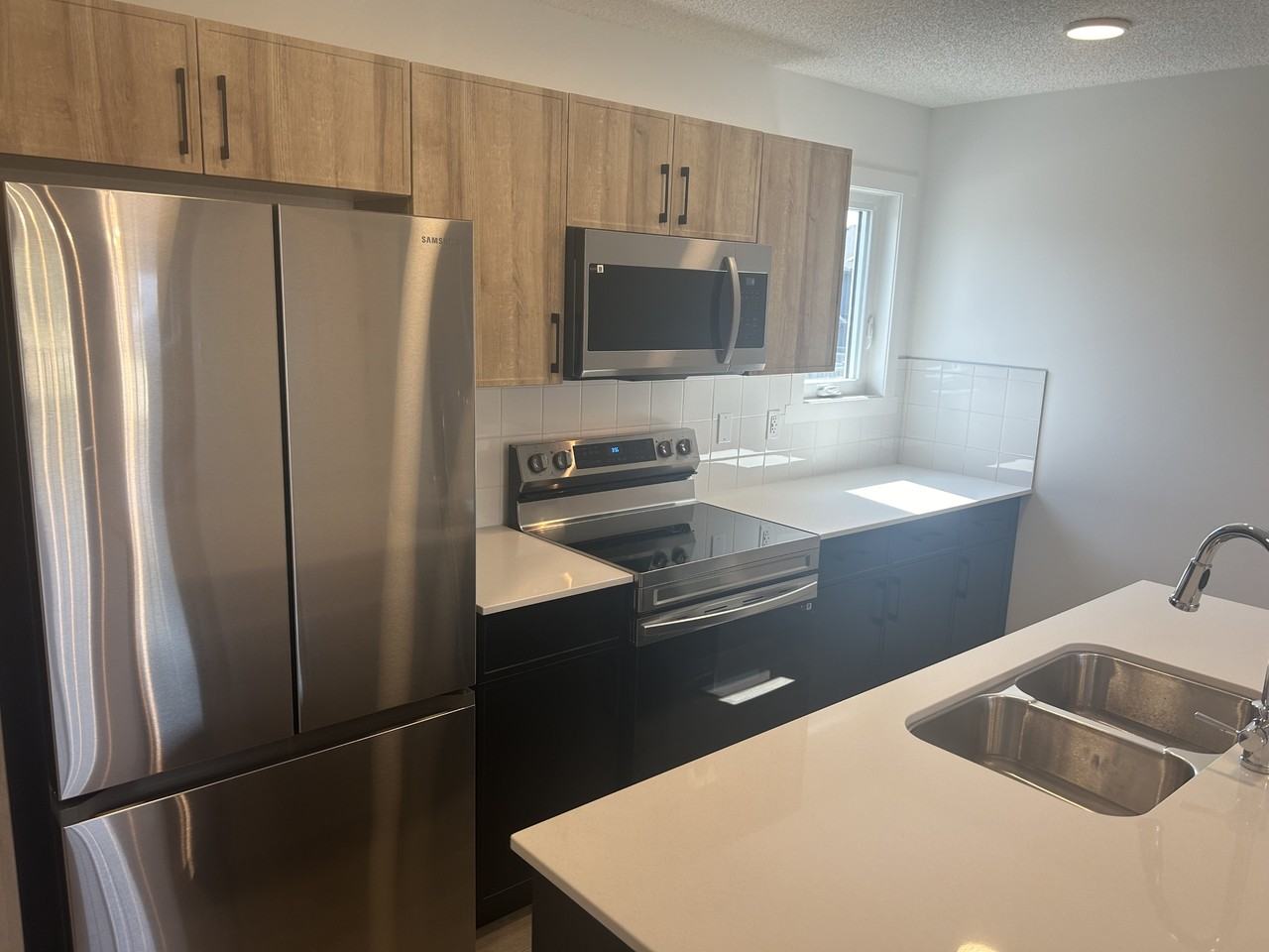 22809 84 Ave Nw - Photo 3 of 41