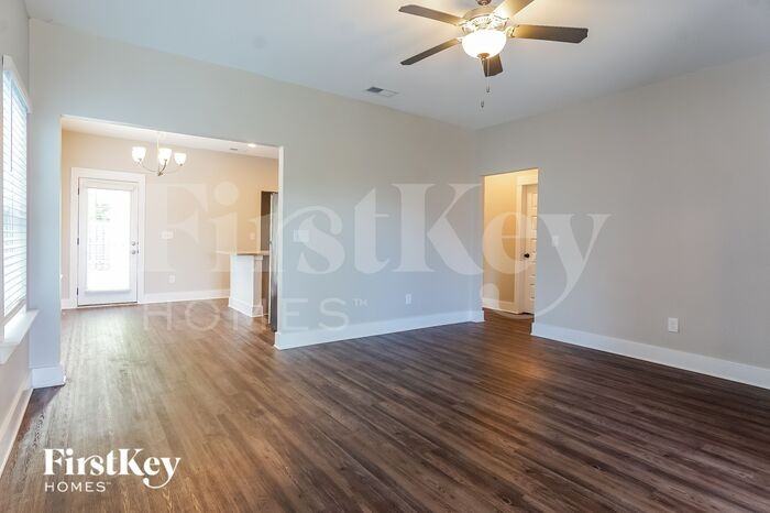 2791 Village Ln - Photo 2 of 16